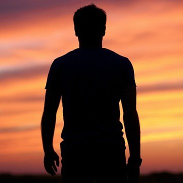 عکس پسر خوشگل تو غروب برای پروفایل