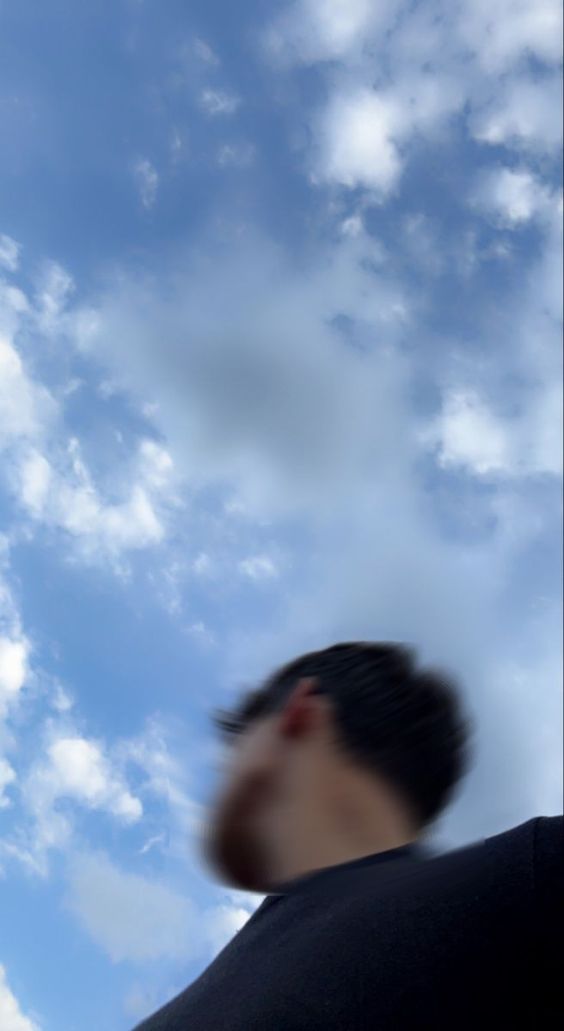 عکس پسر بچه مو فرفری برای پروفایل