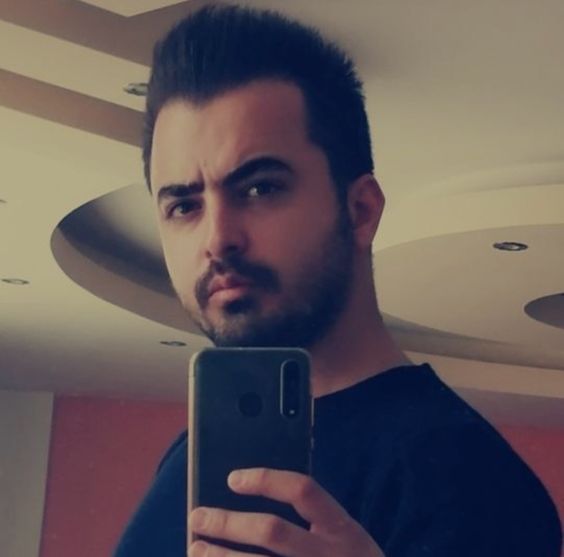 عکس خفن عکس پسر مو فرفری با ماسک