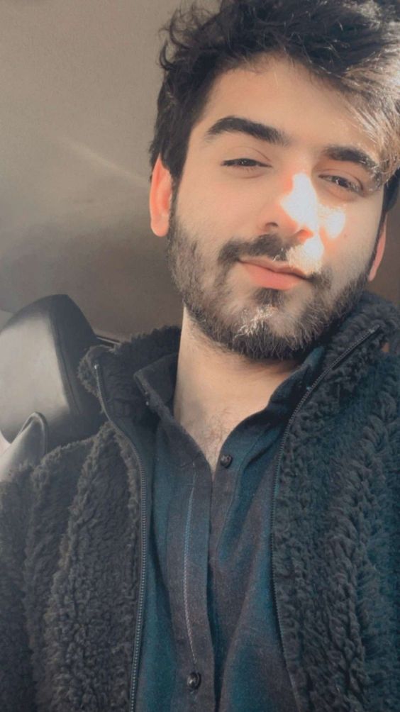 عکس خفن عکس پسر مو فرفری با ماسک