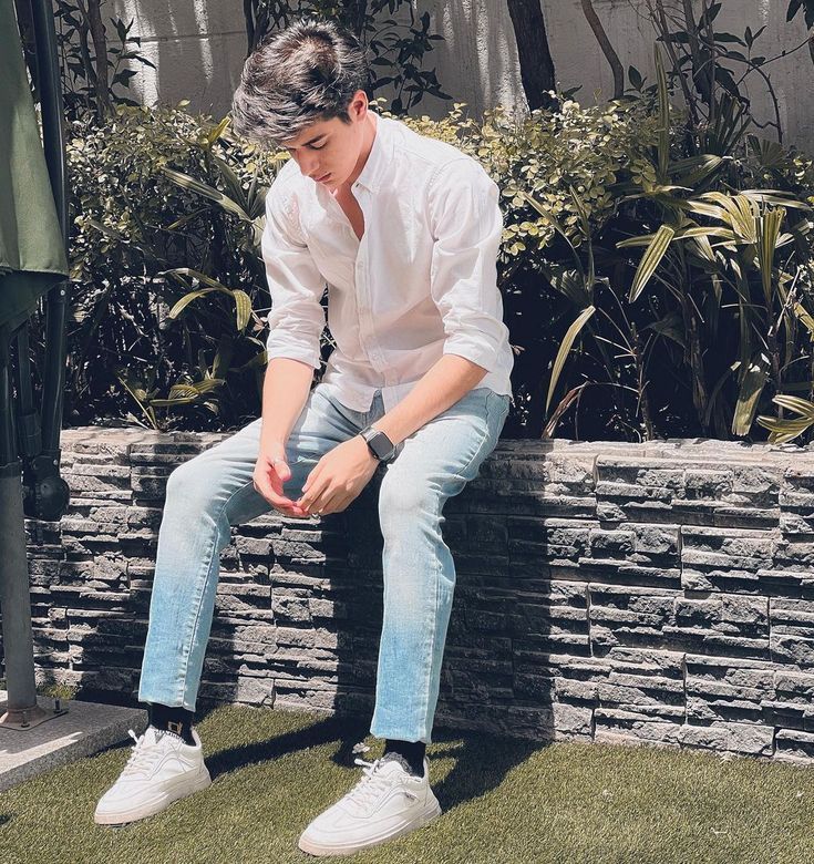 عکس پسر بچه مو فرفری برای پروفایل